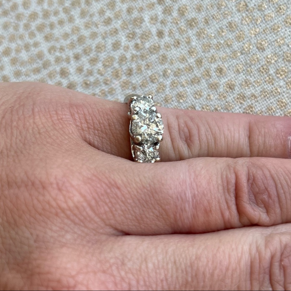 18k White Gold Contemporary 3 stone Diamond Engagement Ring